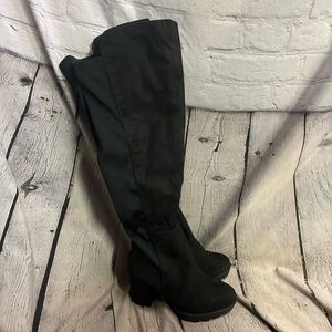 Wild Diva Women’s Faux Suede Black Over the Knee Block Heeled Lug Sole Boots GUC